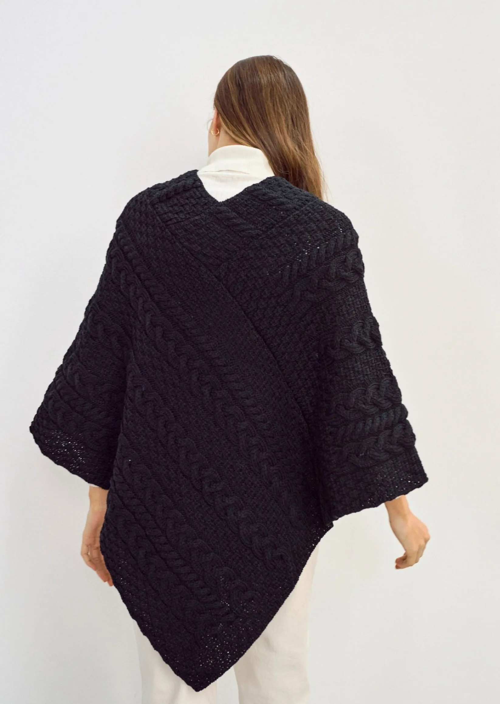 Aran Poncho | Black