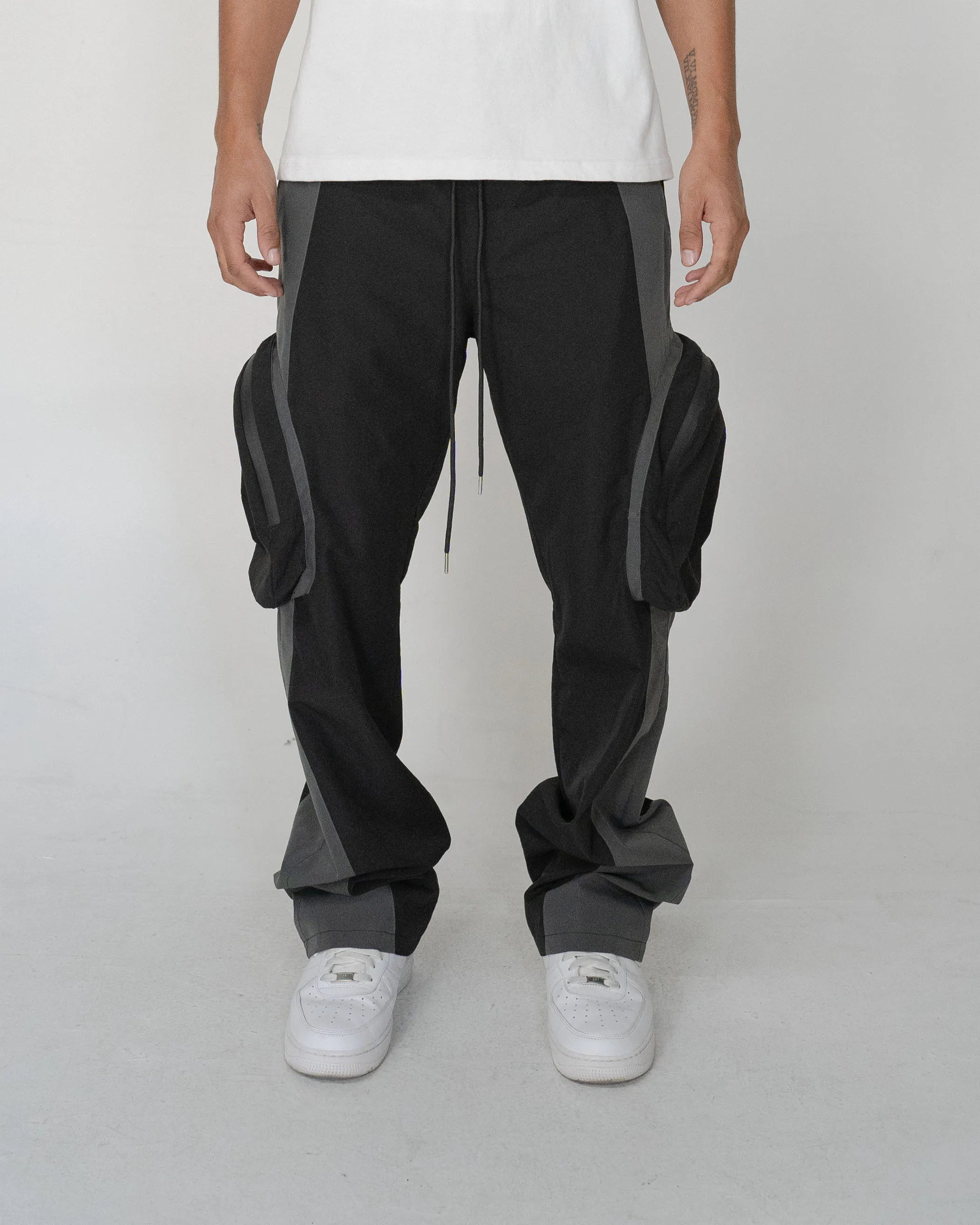 EPTM ORBIT FLARE PANTS - BLACK