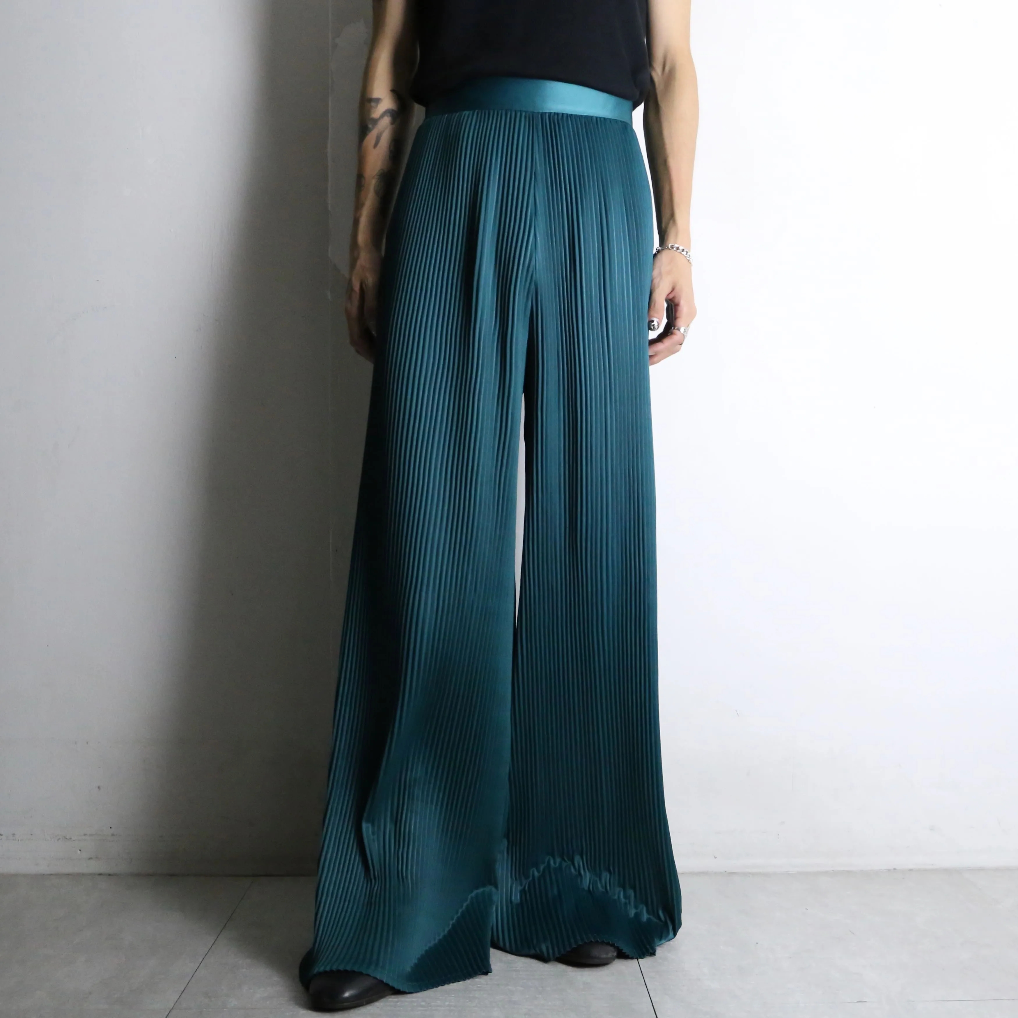 metallic green pleats flare pants