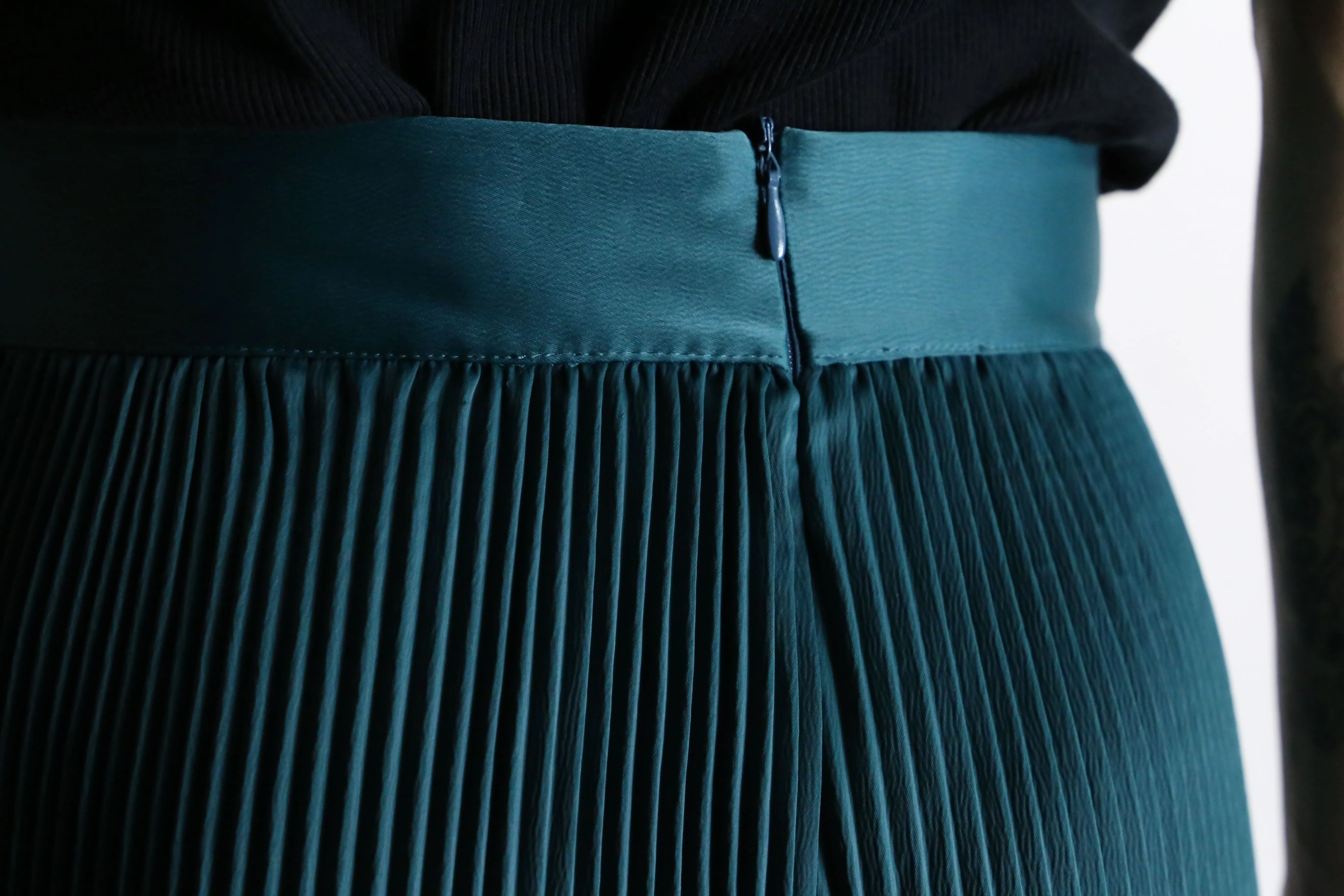 metallic green pleats flare pants