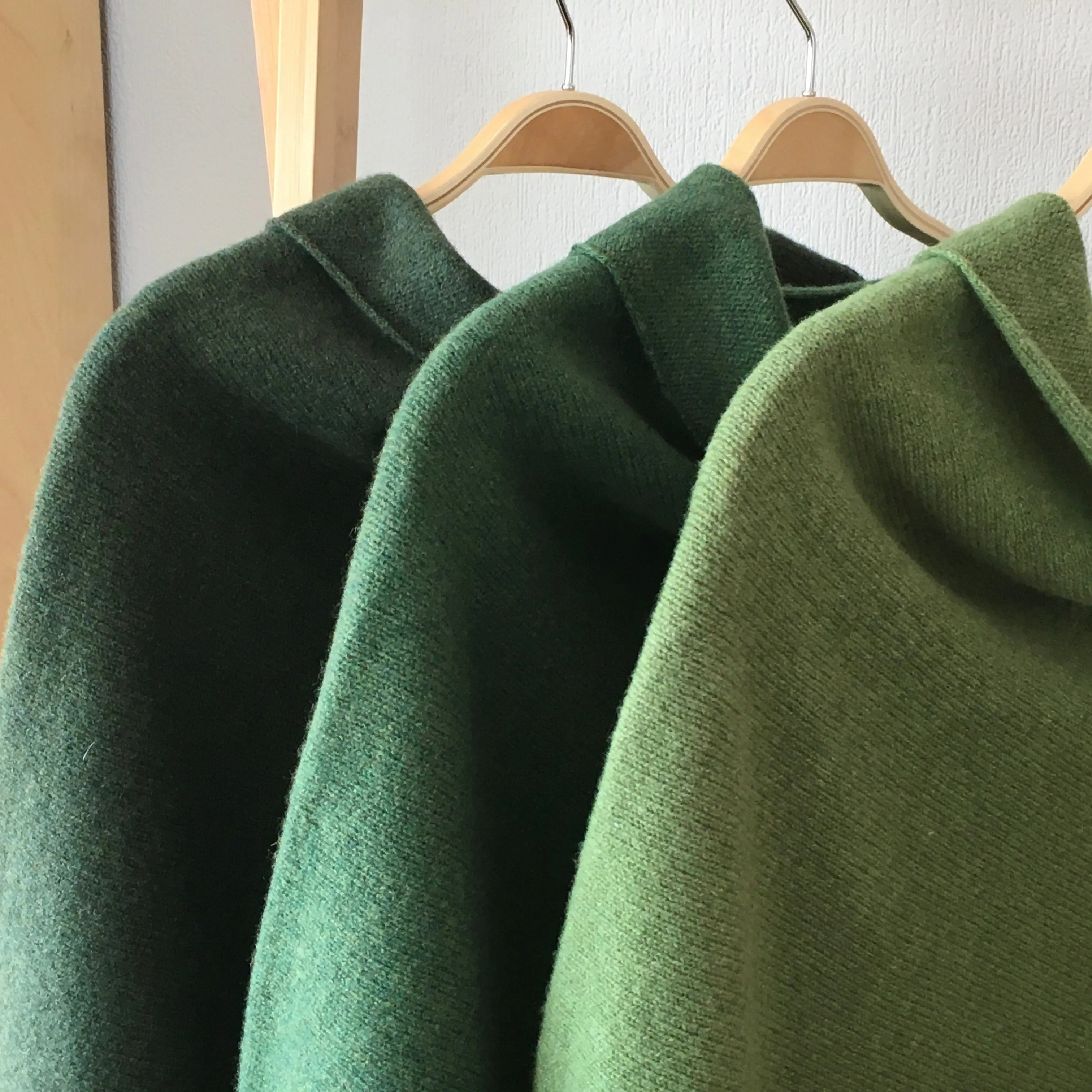 Poncho Soft Merino Lambswool Turf Green